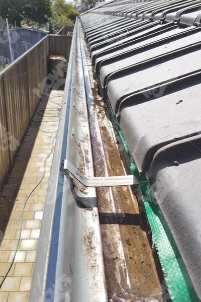 Mows Gutter Rainwater Pipe High Pressure Cleaning High Wycombe